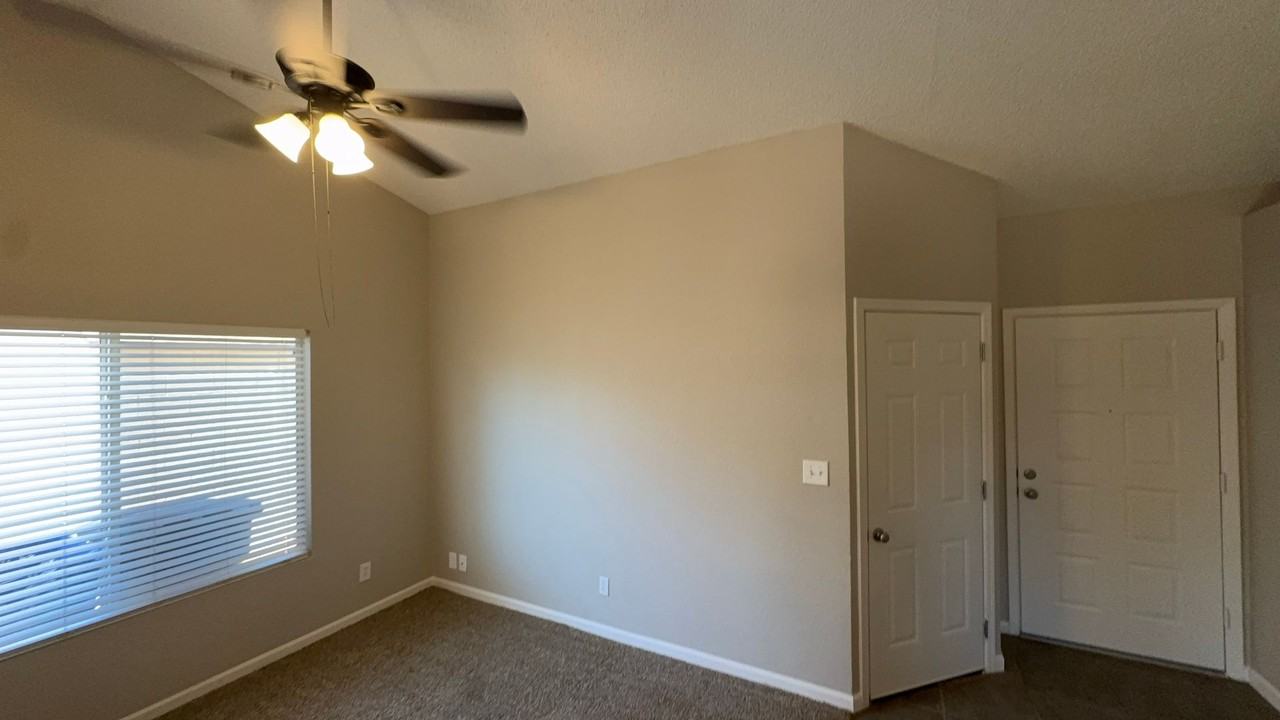 2913 E Impala Ave - Photo 2 of 6