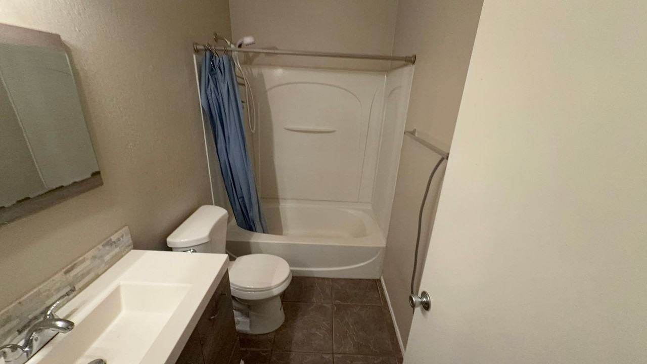 2913 E Impala Ave - Photo 6 of 6