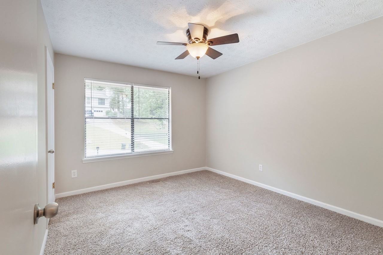 9905 Lake Forest Way - Photo 4 of 37