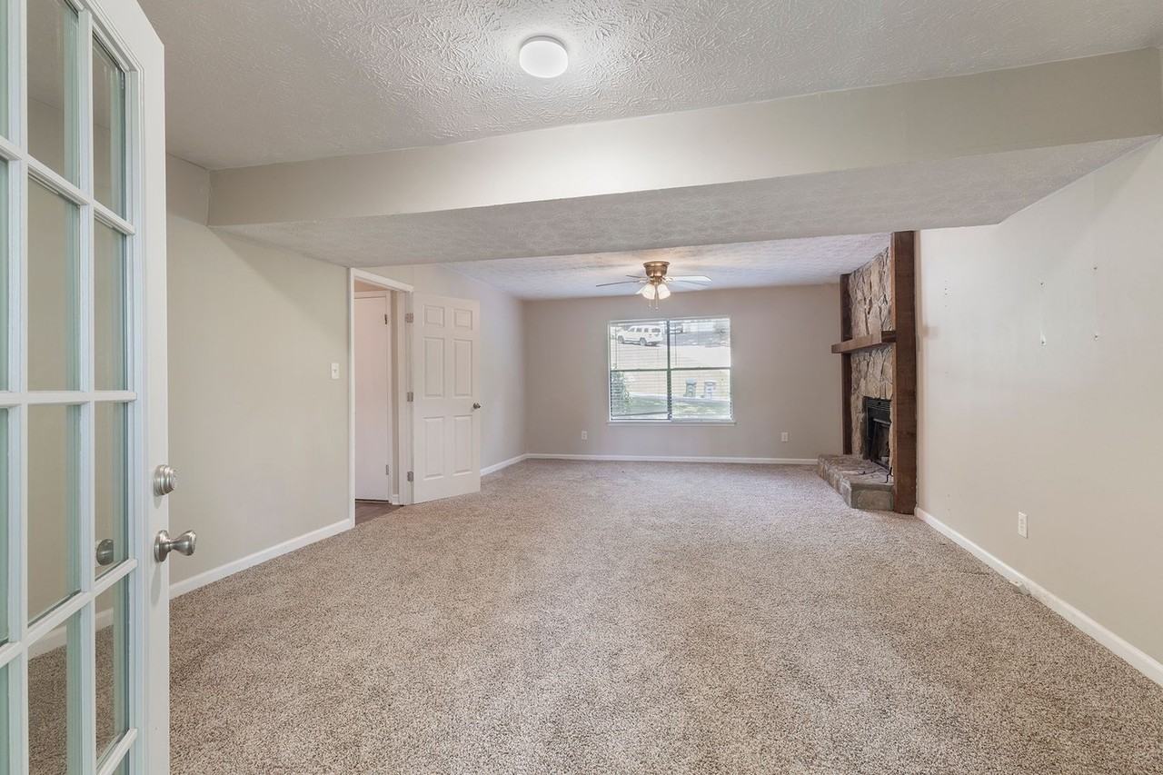 9905 Lake Forest Way - Photo 5 of 37