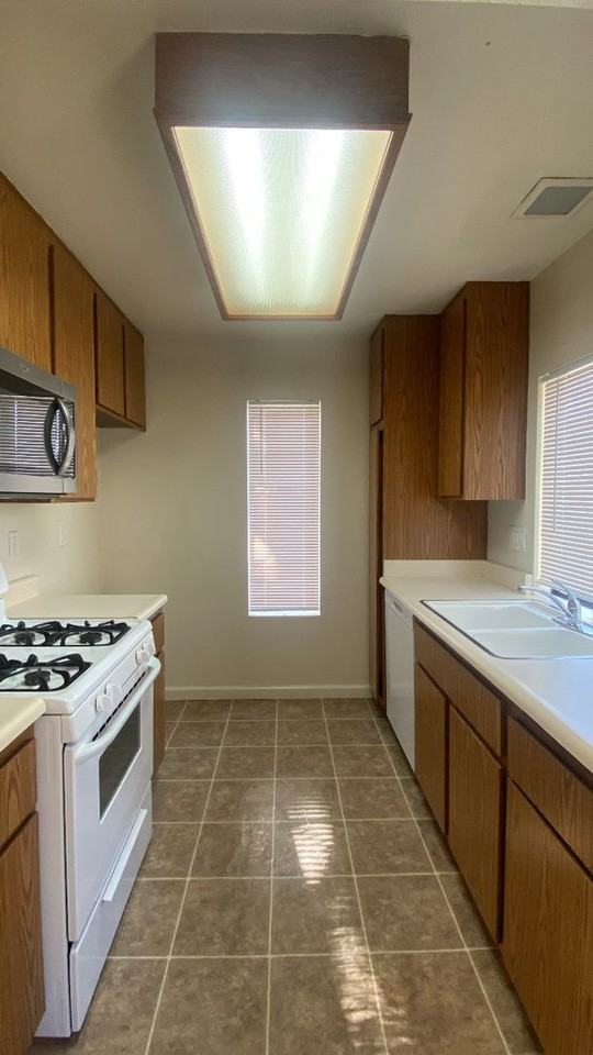 2554 Olive Dr #168 - Photo 7 of 21