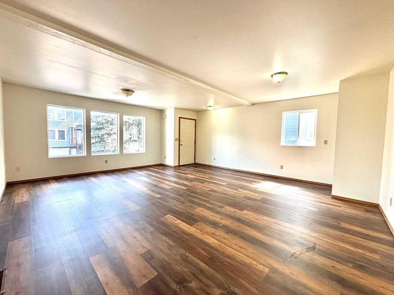 1753 W Kagy Blvd - Photo 2 of 9