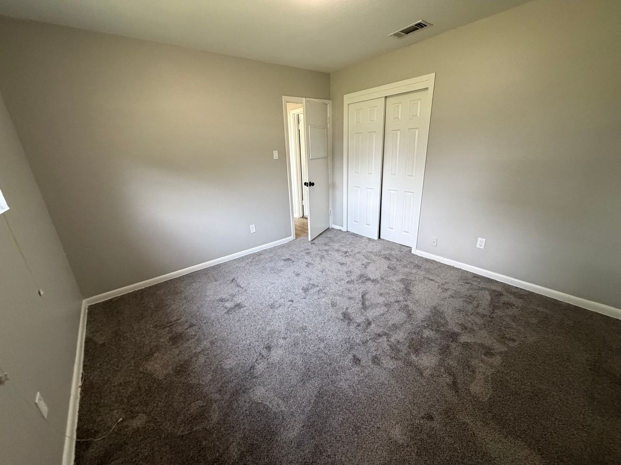 1401 Gardenia St - Photo 7 of 12