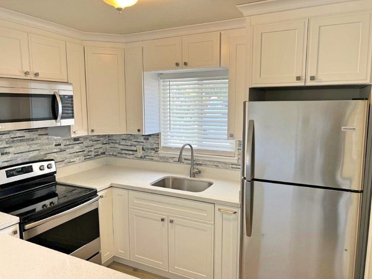 448 Fir St - Photo 5 of 11