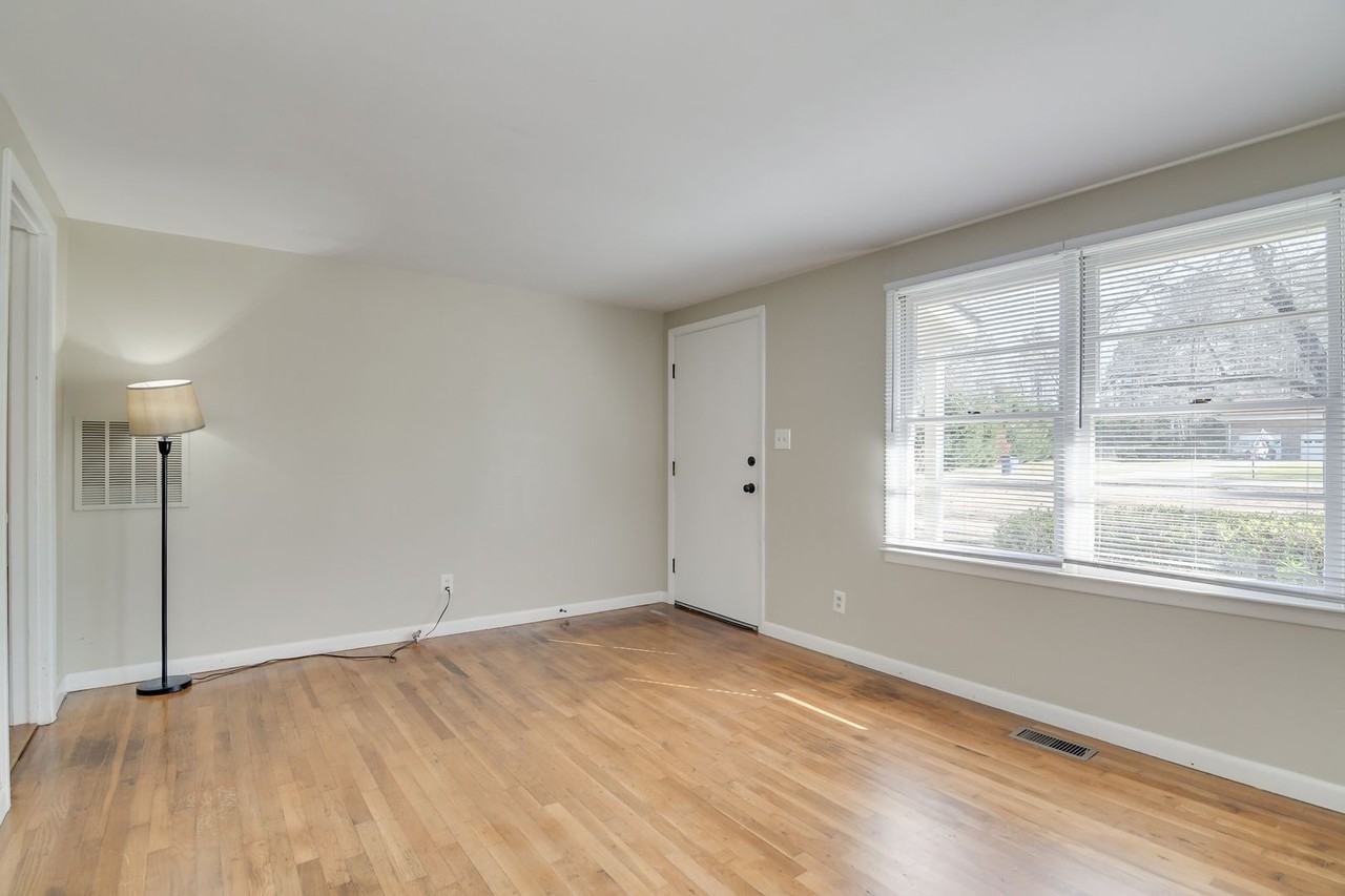 460 E Boundary St - Photo 6 of 26