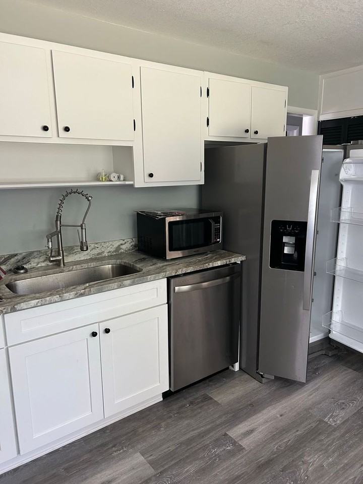 702 Sioux Dr - Photo 2 of 6