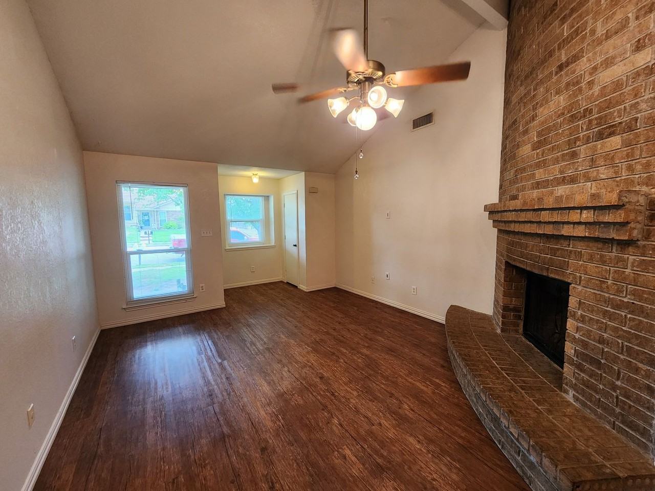 2925 Timothy Ln - Photo 3 of 19