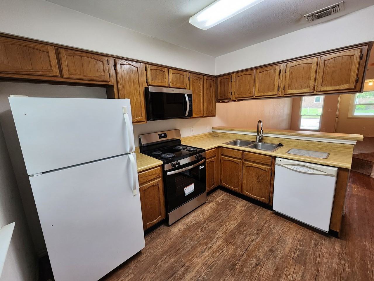 2925 Timothy Ln - Photo 5 of 19