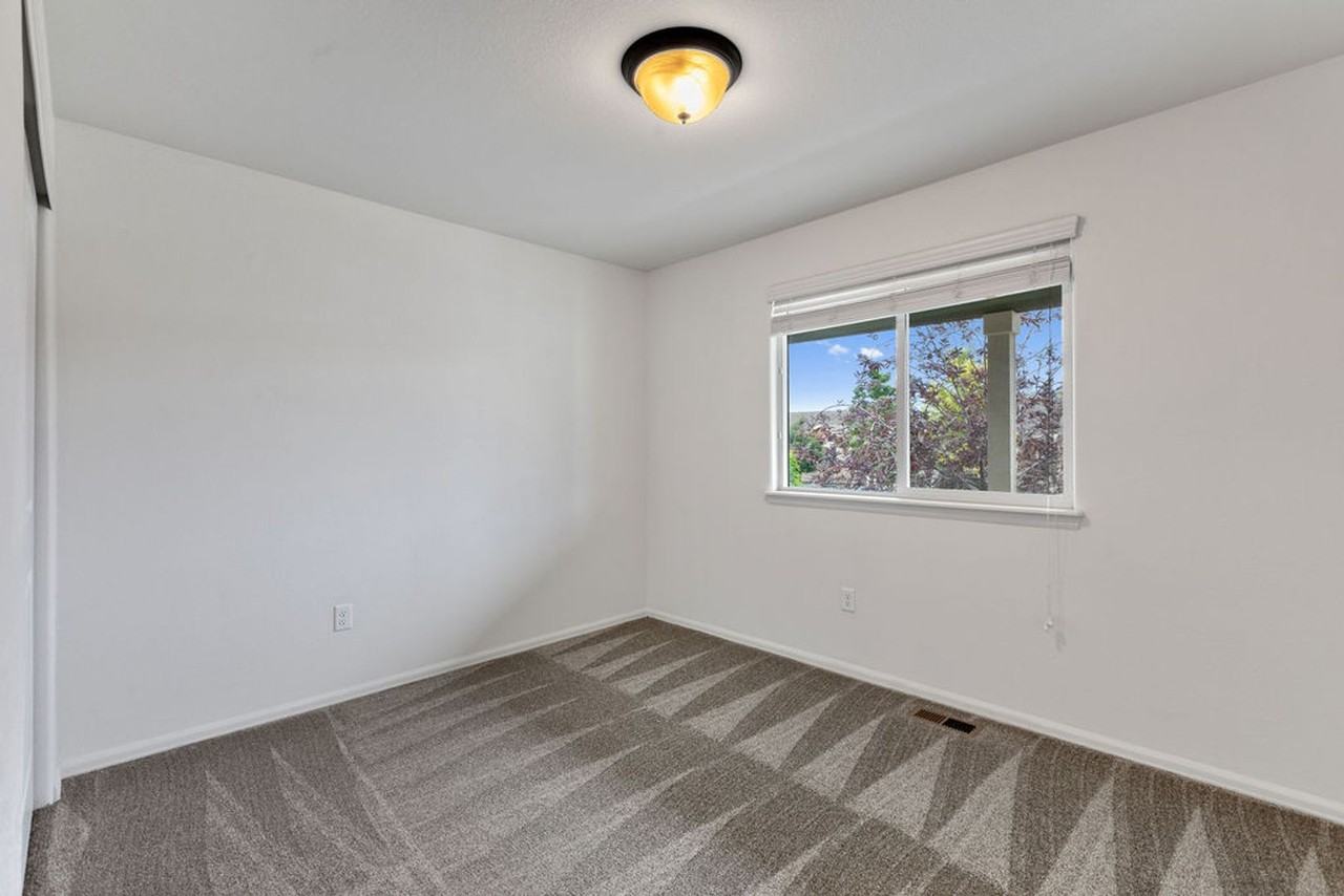 8611 15th Street Rd - Photo 4 of 23