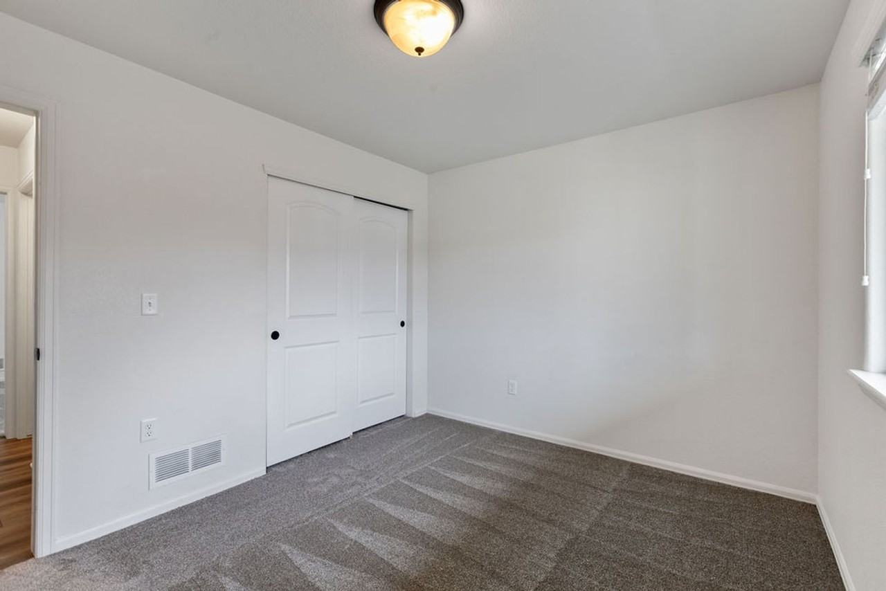 8611 15th Street Rd - Photo 5 of 23