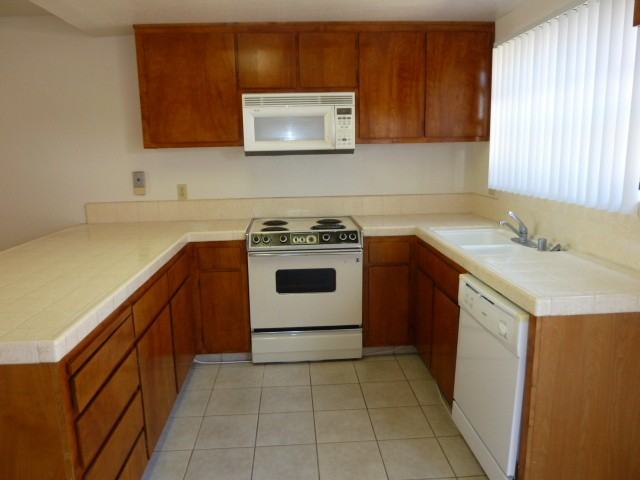 1501 Racquet Club Dr #B - Photo 5 of 12