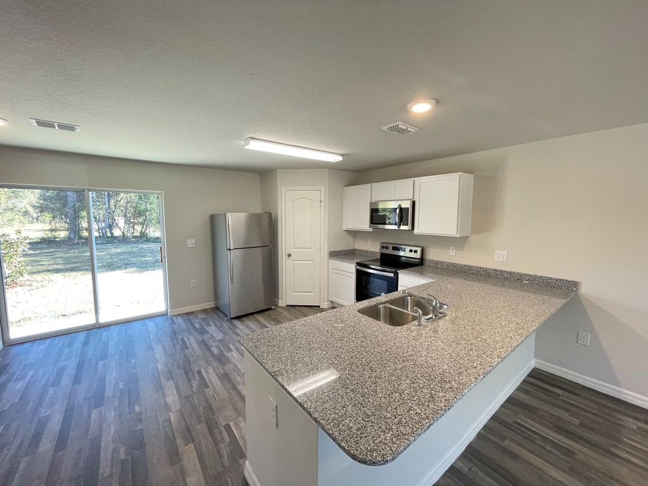 1630 Tench Ct - Photo 3 of 18