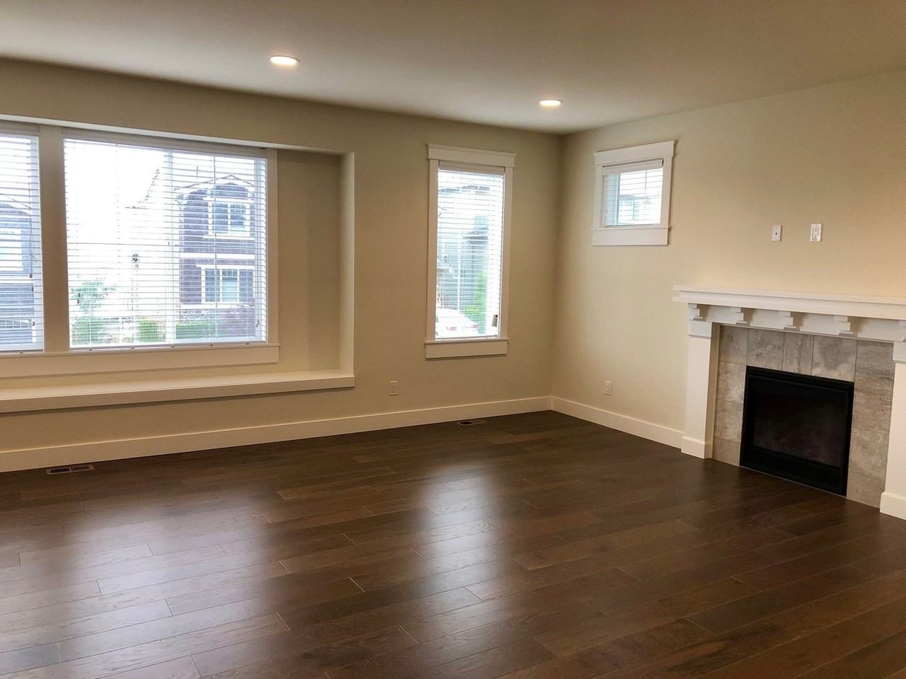 23099 Se 52nd St - Photo 4 of 33