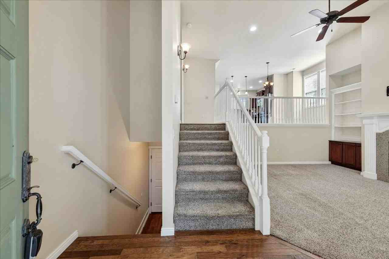 11222 W Knightsbridge Ct - Photo 4 of 36