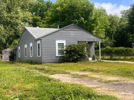 featured image of 1632 Malcolm St