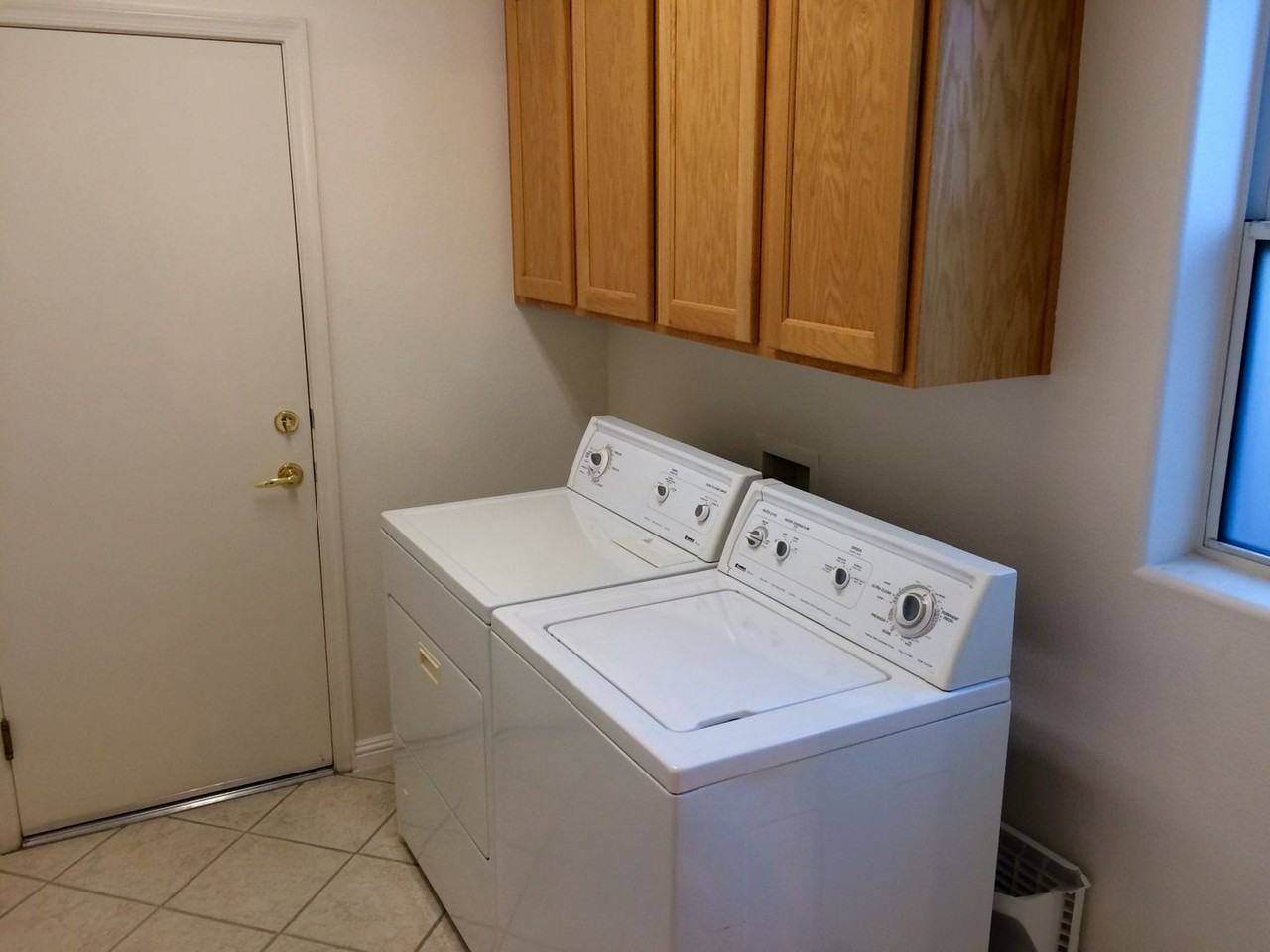 3047 Hickory Valley Rd - Photo 5 of 10
