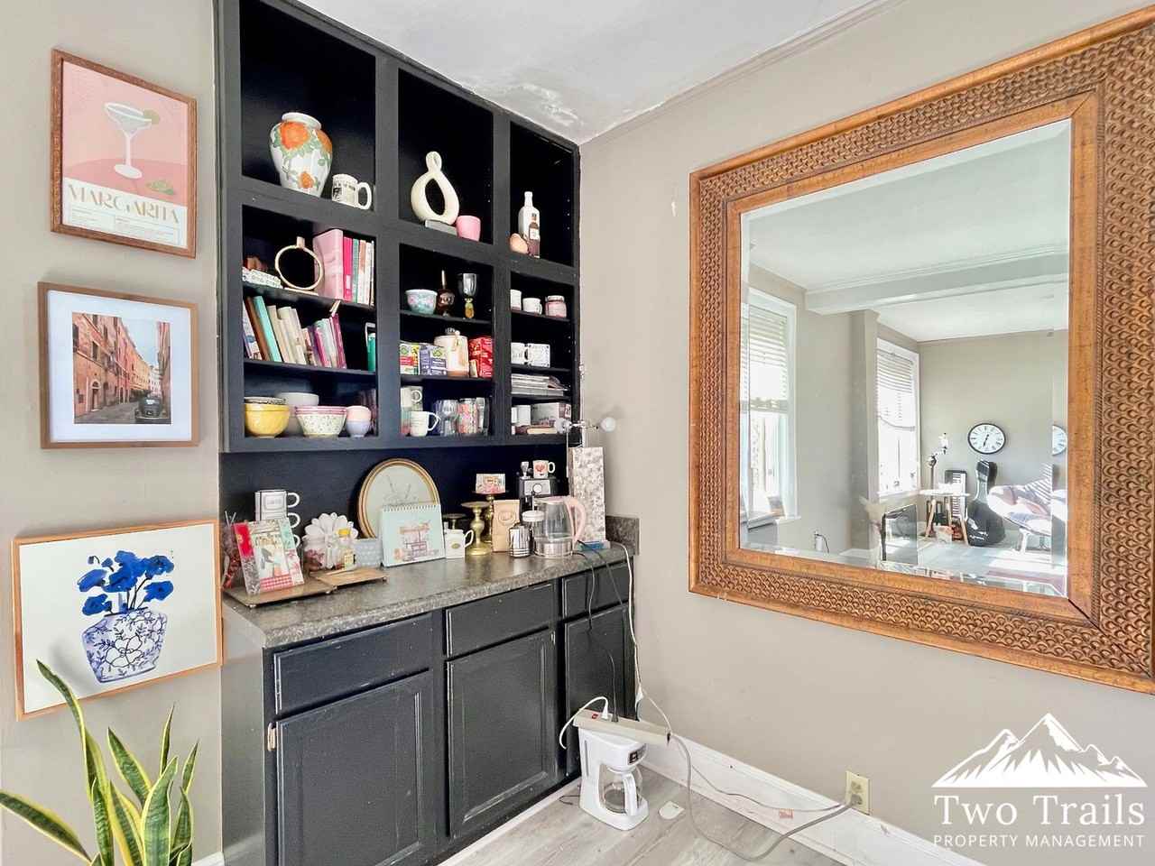 538 N Main St - Photo 5 of 10