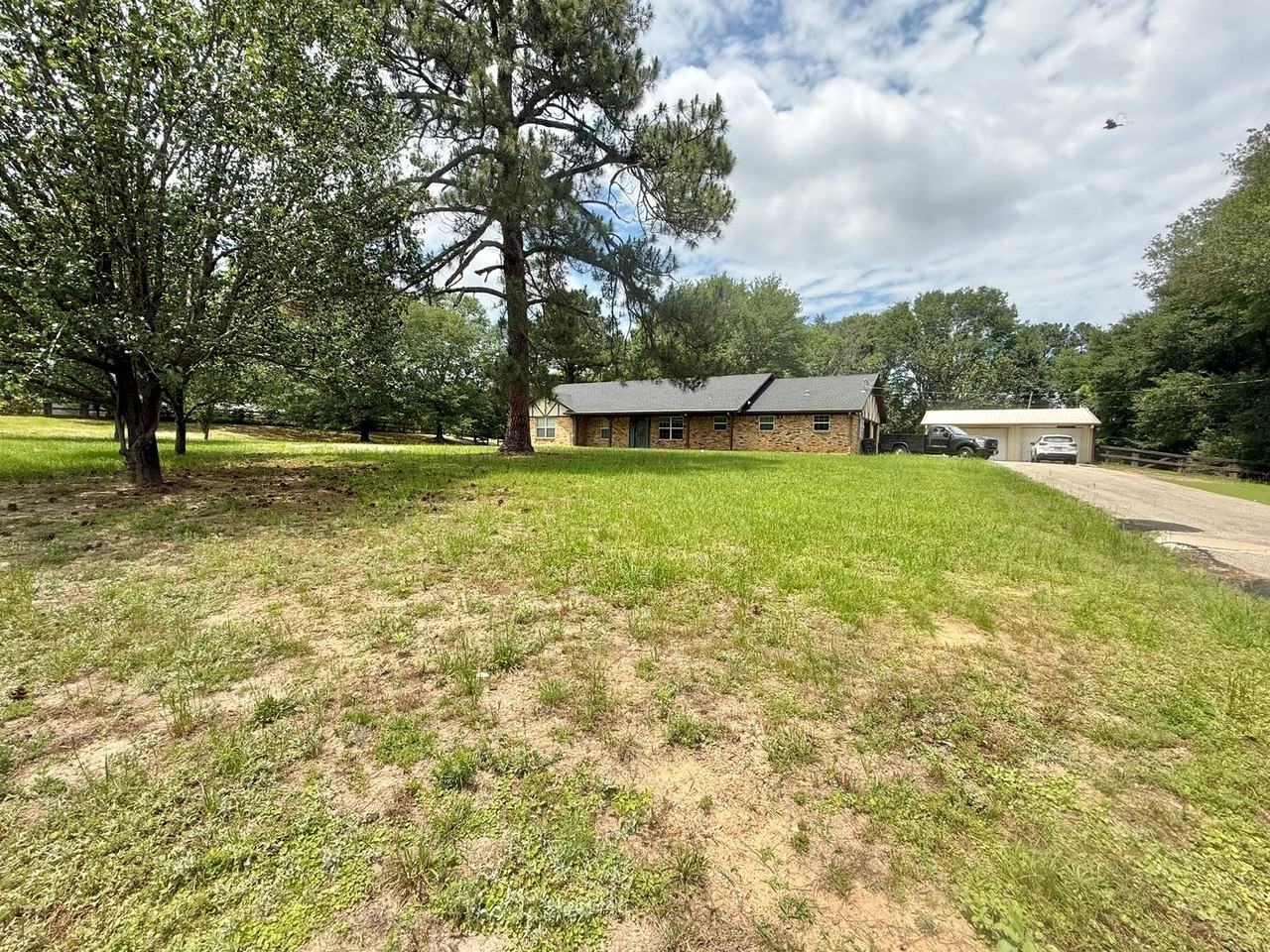 1406 Jeff Davis Dr - Photo 2 of 30