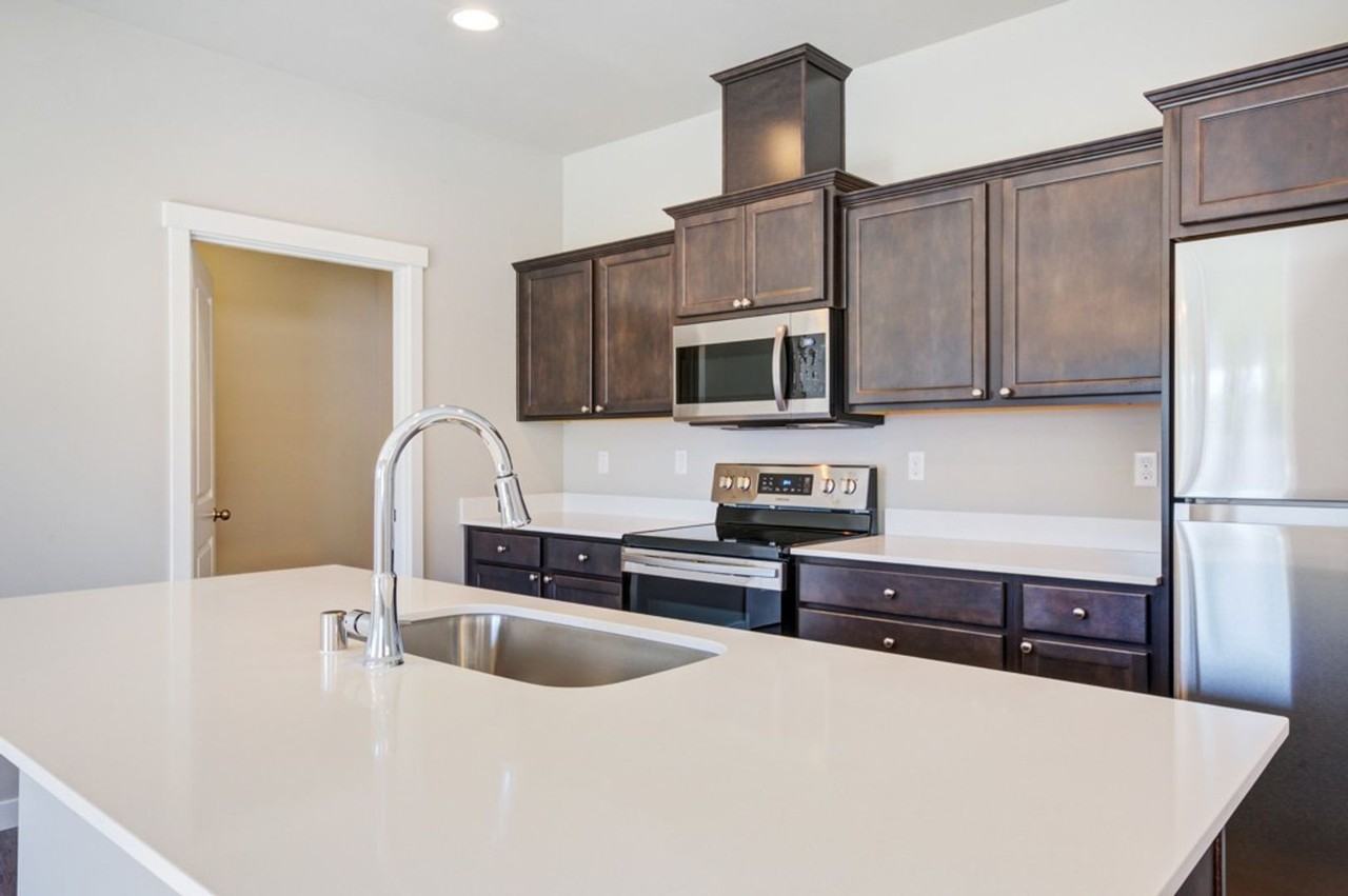8410 63rd Pl Ne - Photo 5 of 20