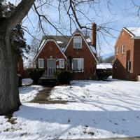 featured image of 10015 Robson St
