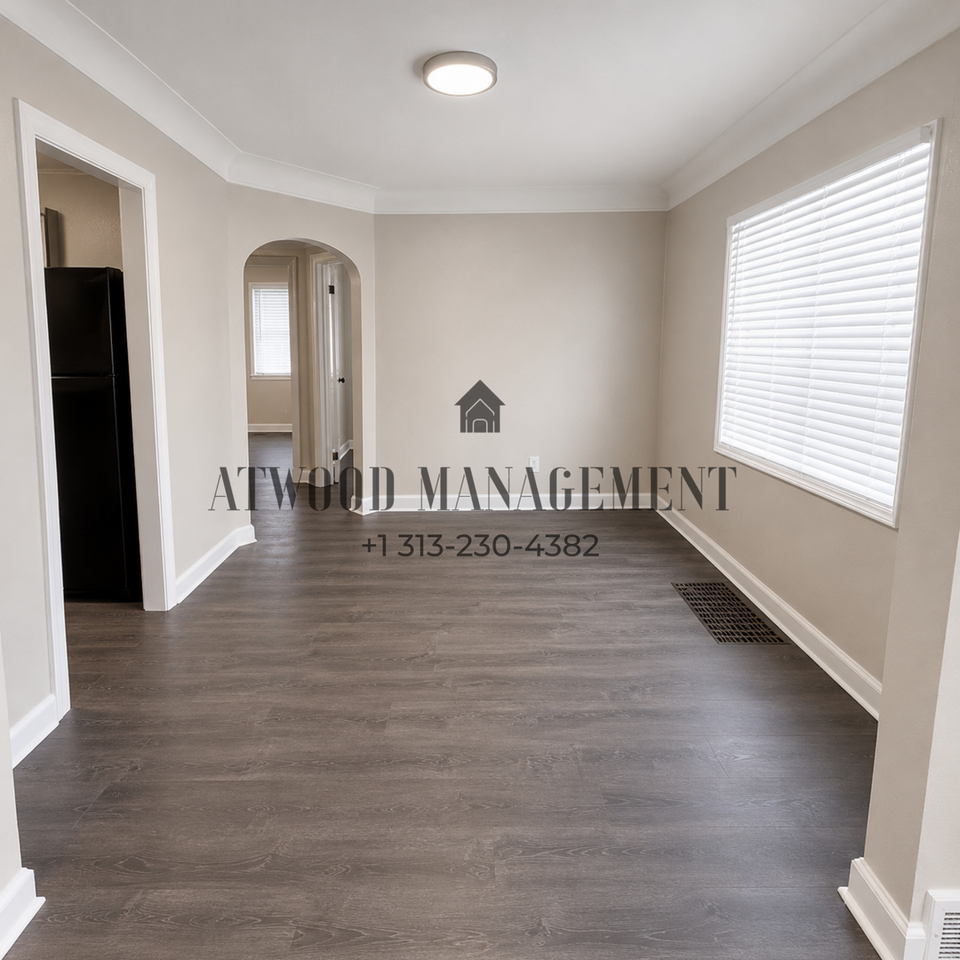 10015 Robson St - Photo 3 of 12