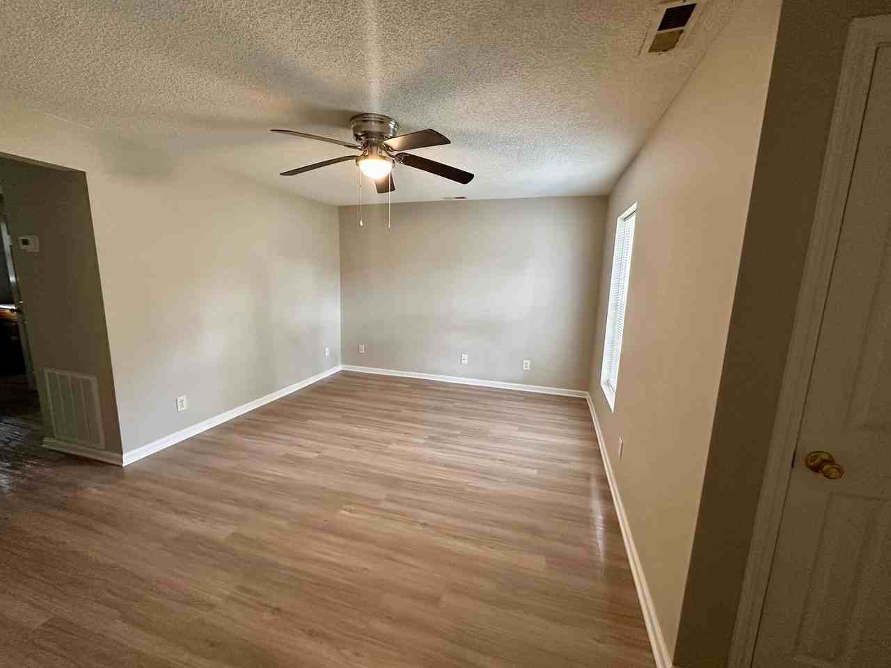 1178 Central Dr Nw - Photo 2 of 7