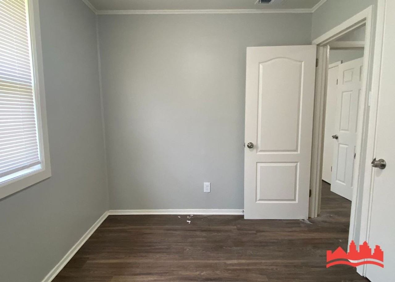 2961 Southwall St - Photo 4 of 15