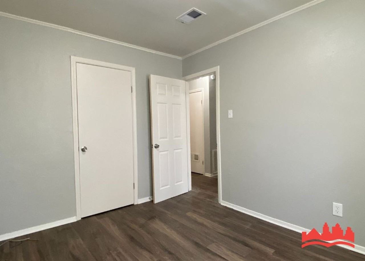 2961 Southwall St - Photo 5 of 15