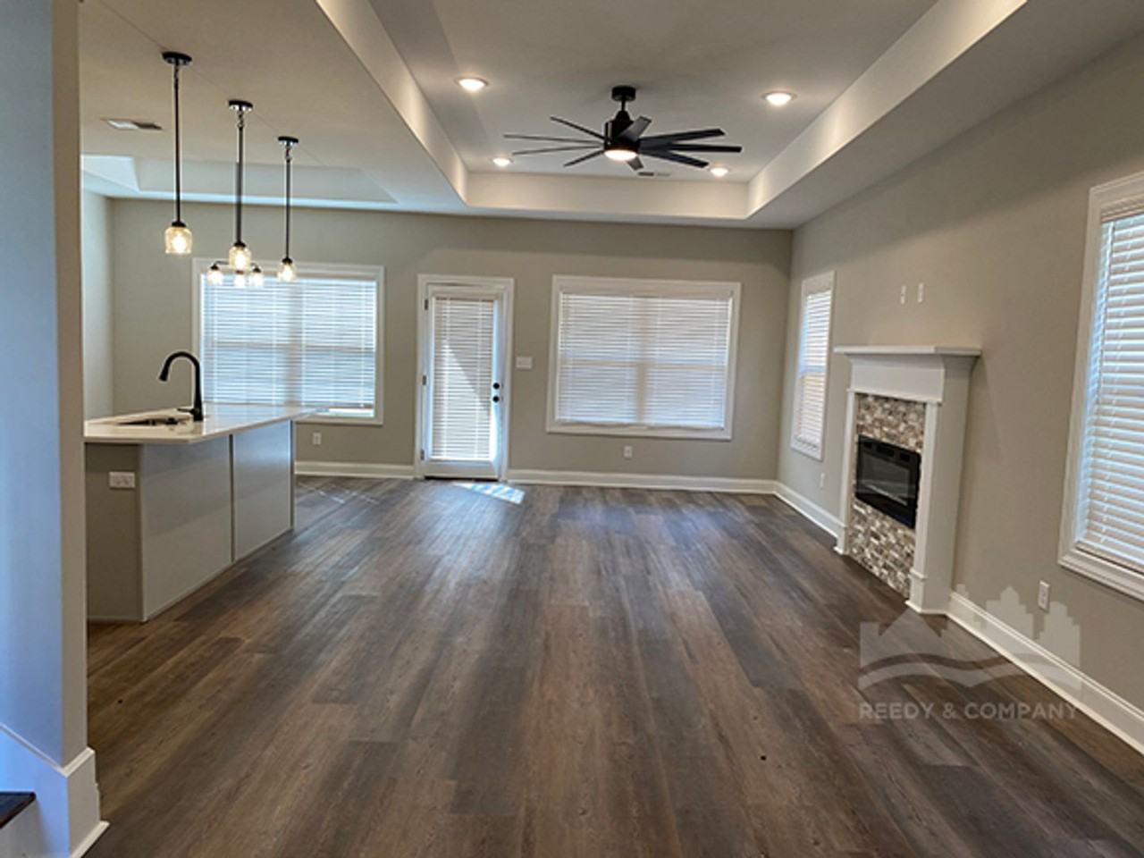 565 Beau View Way - Photo 2 of 22