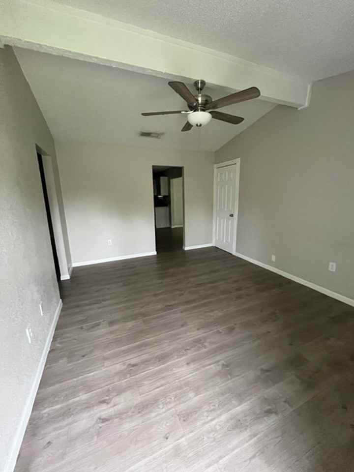 2506 Hidden Valley Dr