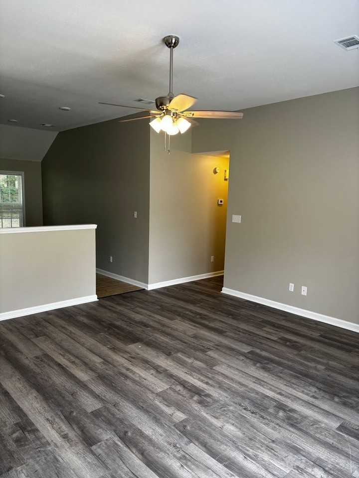 709 Crescent Cv - Photo 4 of 23