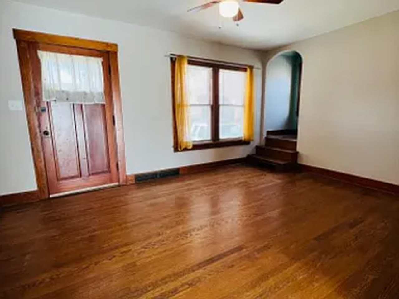 6116 Pinkney St - Photo 3 of 15