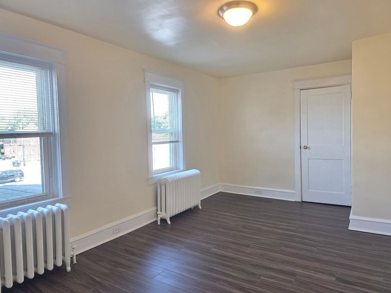 100 S Maryland Ave - Photo 3 of 13