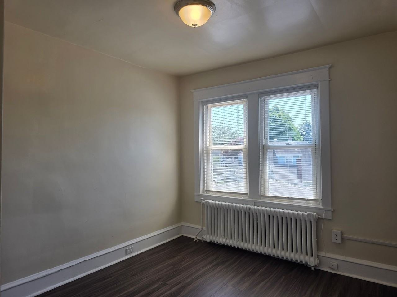 100 S Maryland Ave - Photo 5 of 13