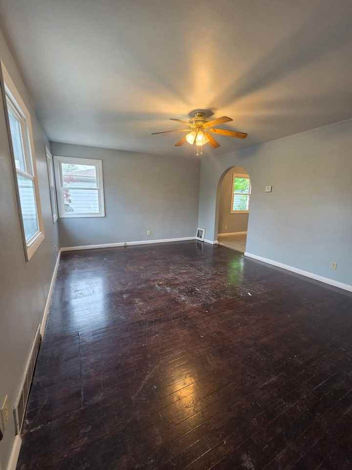 528 E 38th St - Photo 2 of 13