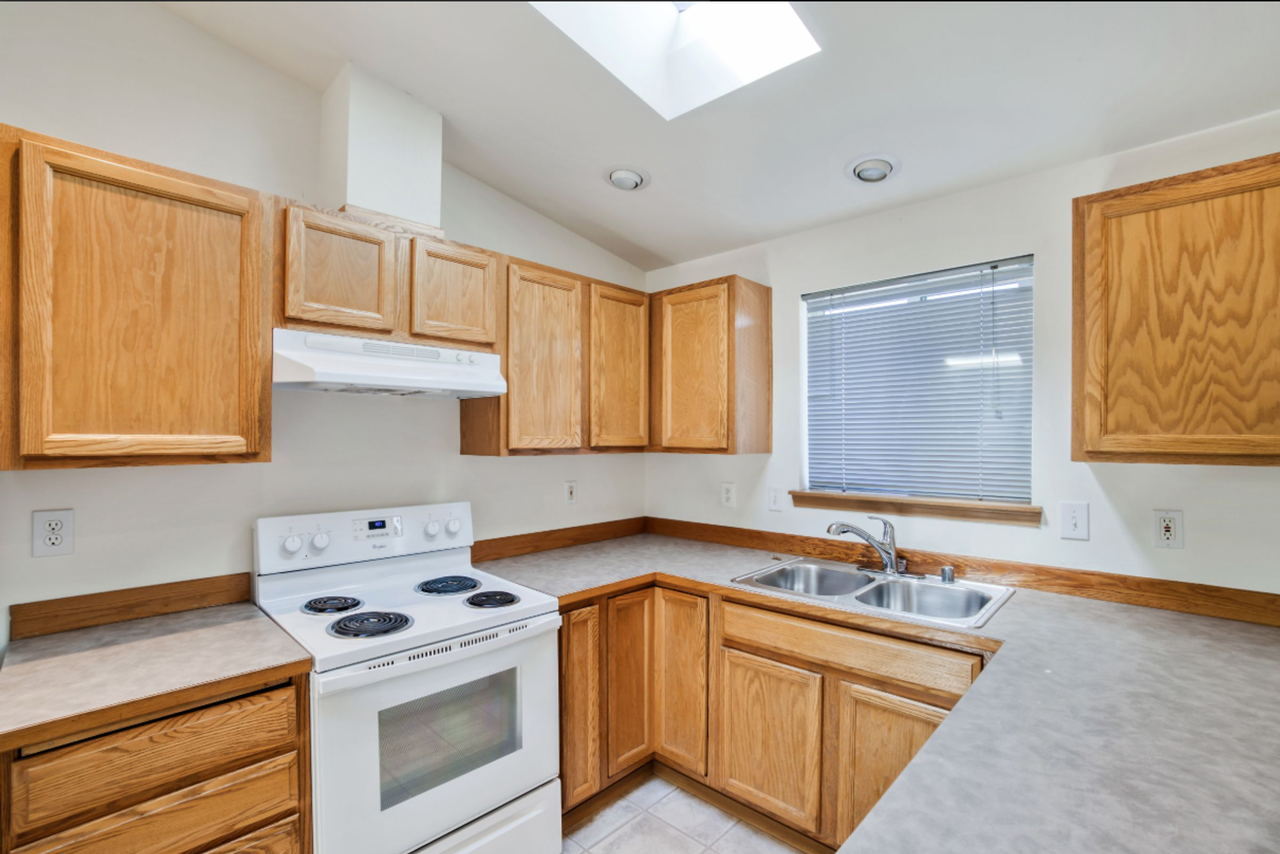 10506 57th Dr Ne - Photo 5 of 18