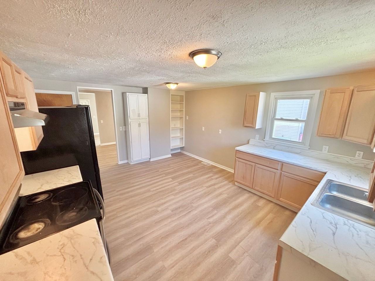 64 Chippendale Rd - Photo 2 of 17