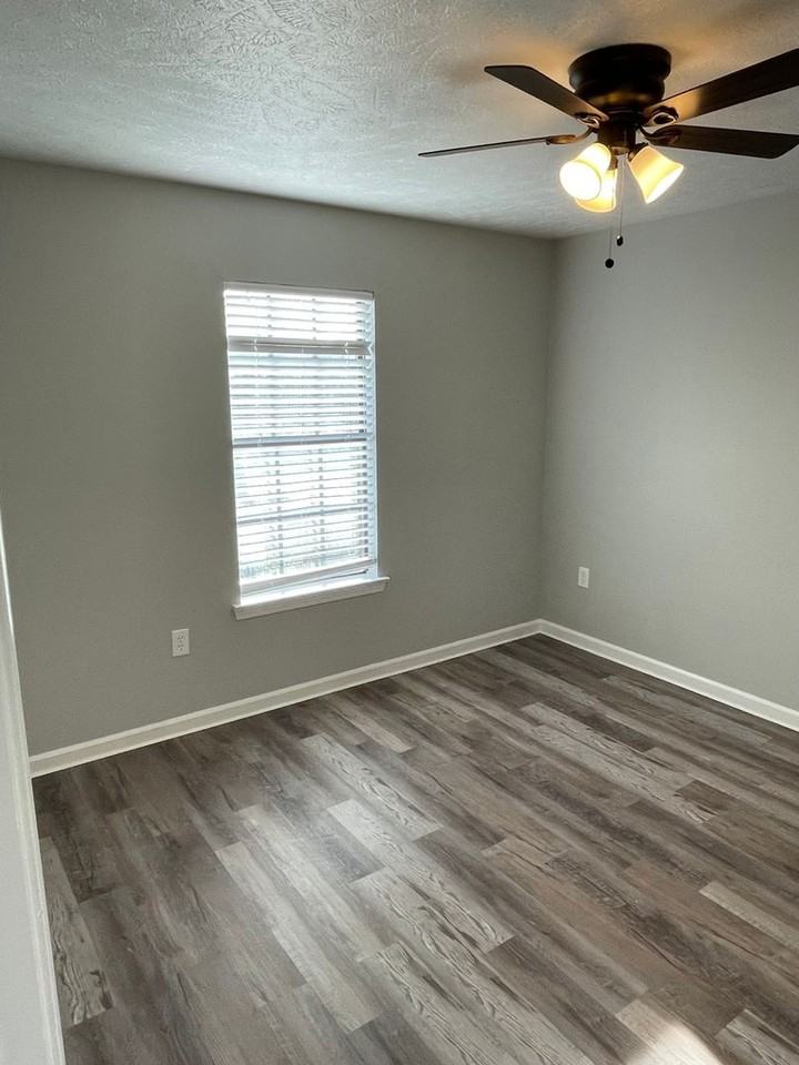 1415 Huebner St - Photo 7 of 16