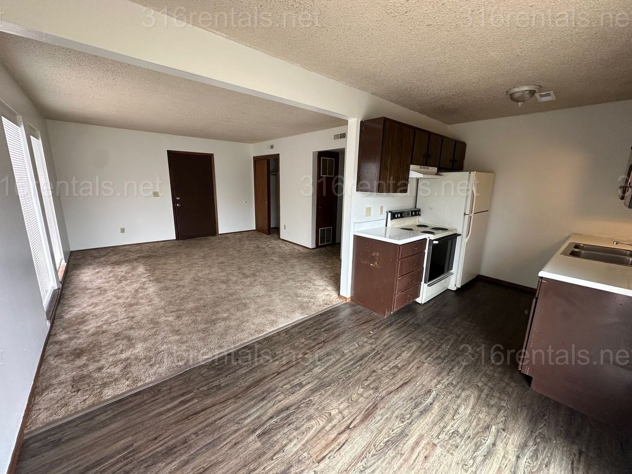 369 E Marion Ct #4 - Photo 3 of 13