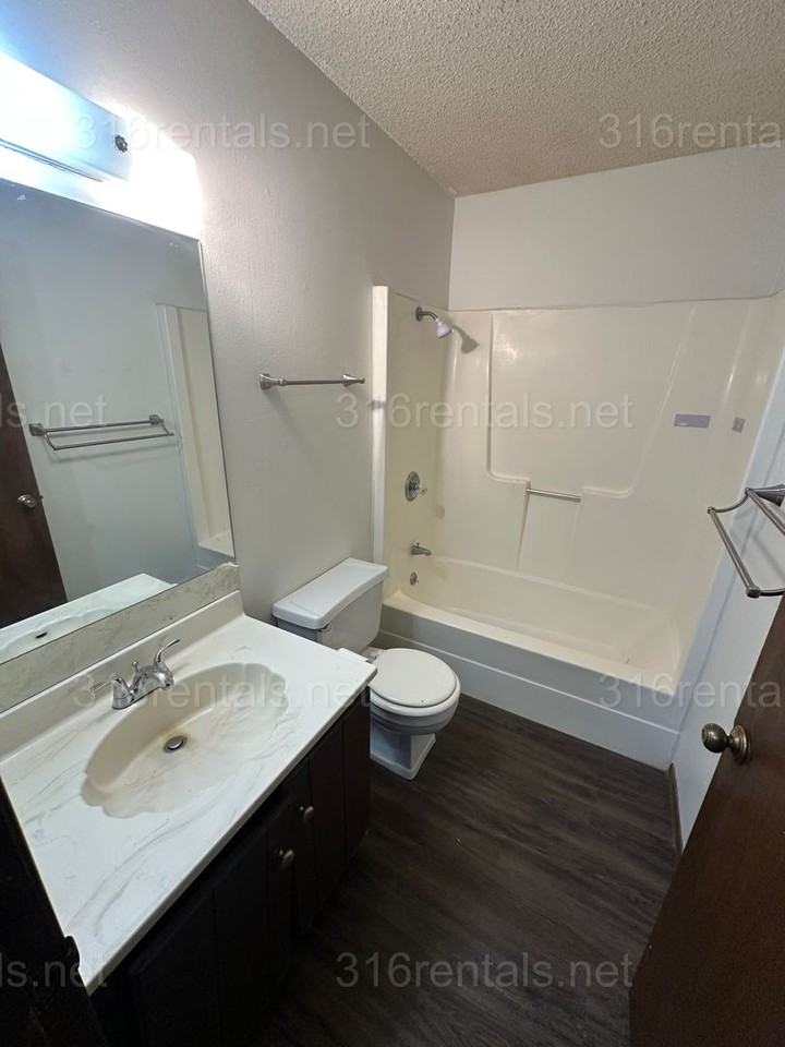369 E Marion Ct #4 - Photo 7 of 13
