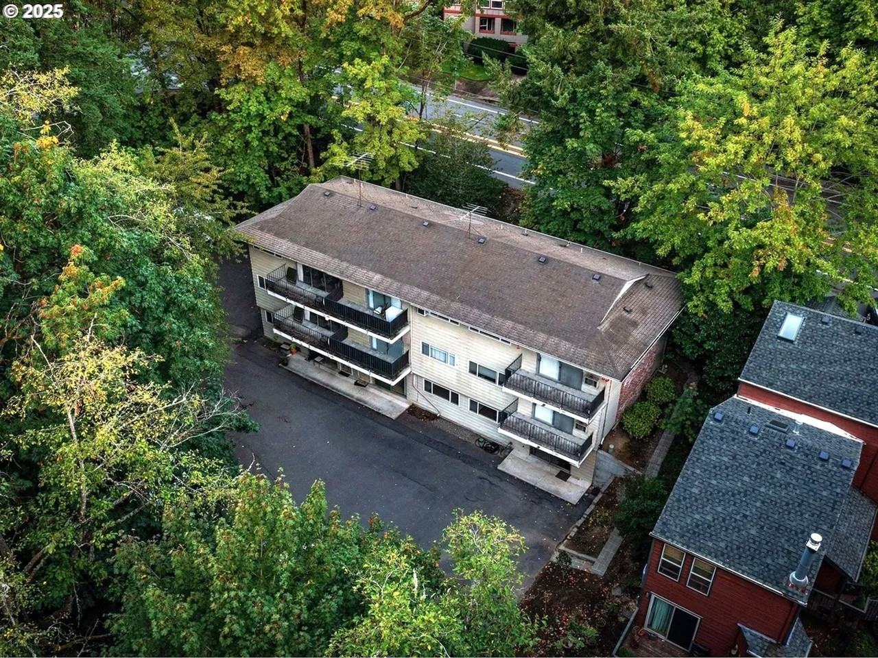Hillside Eight - Photo 3 of 23