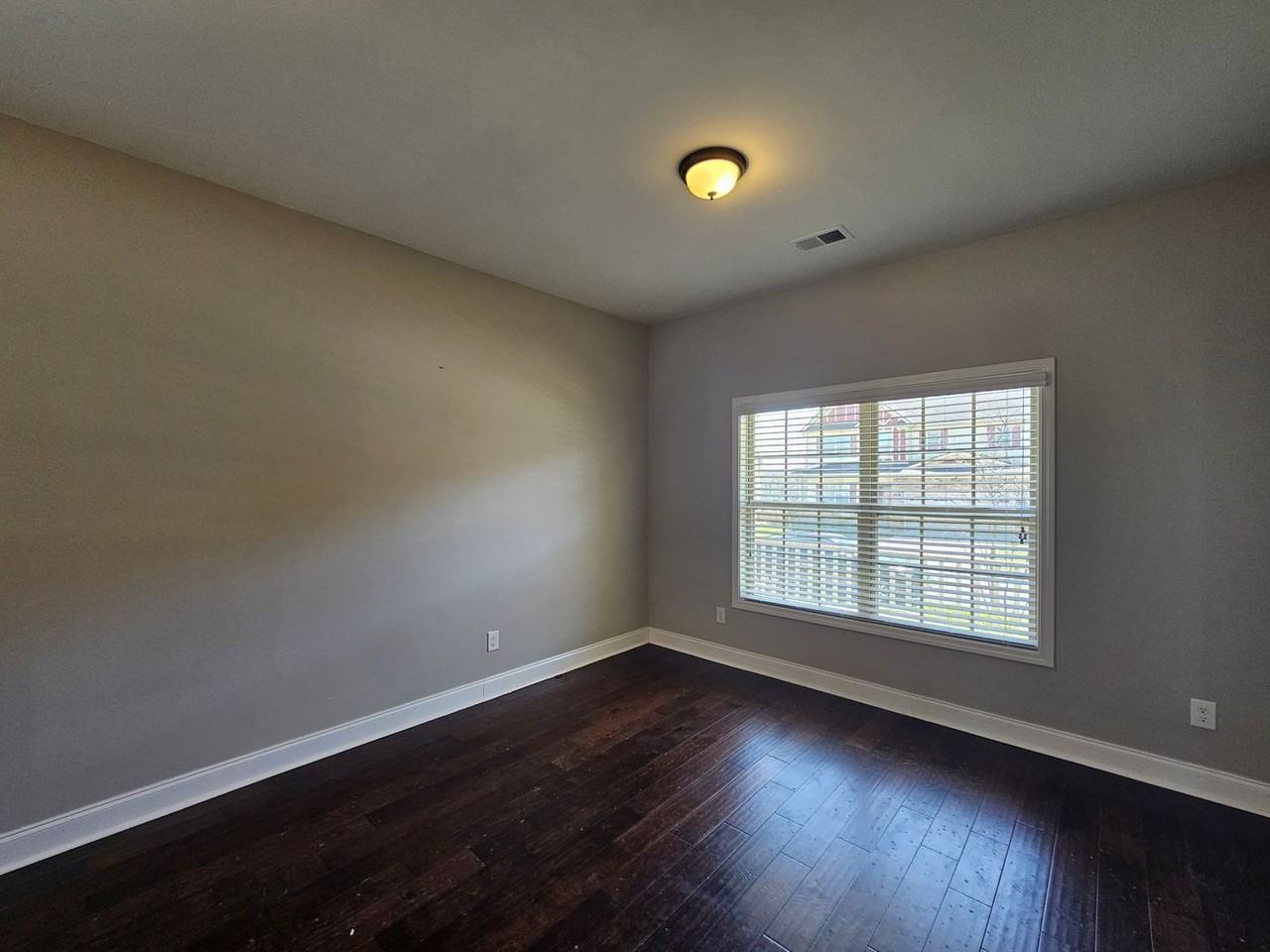 669 Pine Lilly Dr - Photo 2 of 26