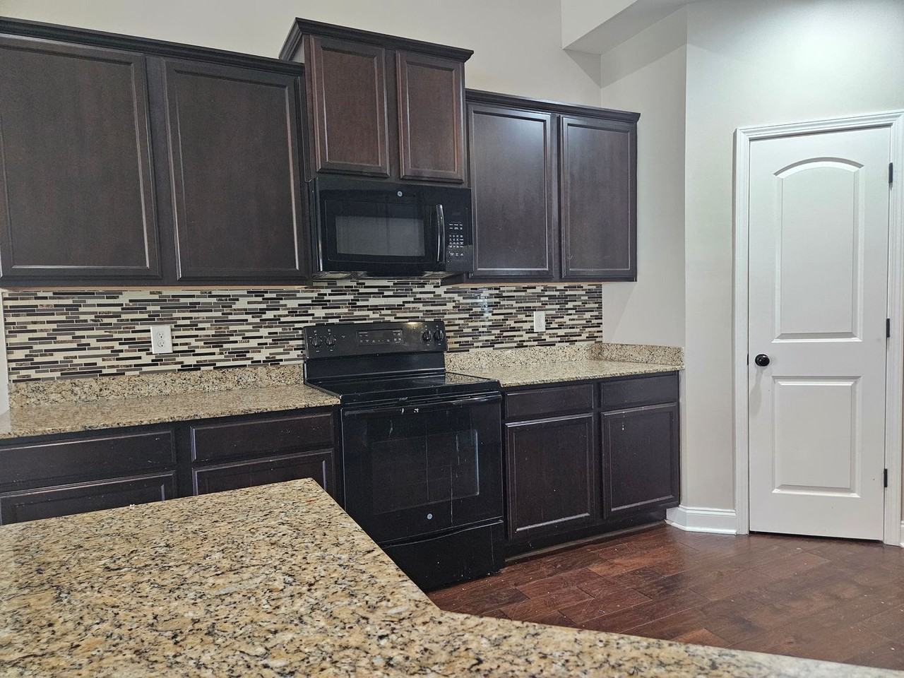 669 Pine Lilly Dr - Photo 5 of 26