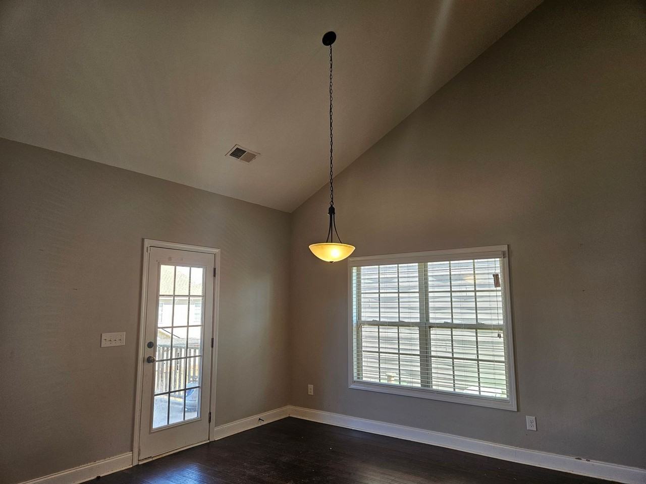 669 Pine Lilly Dr - Photo 7 of 26