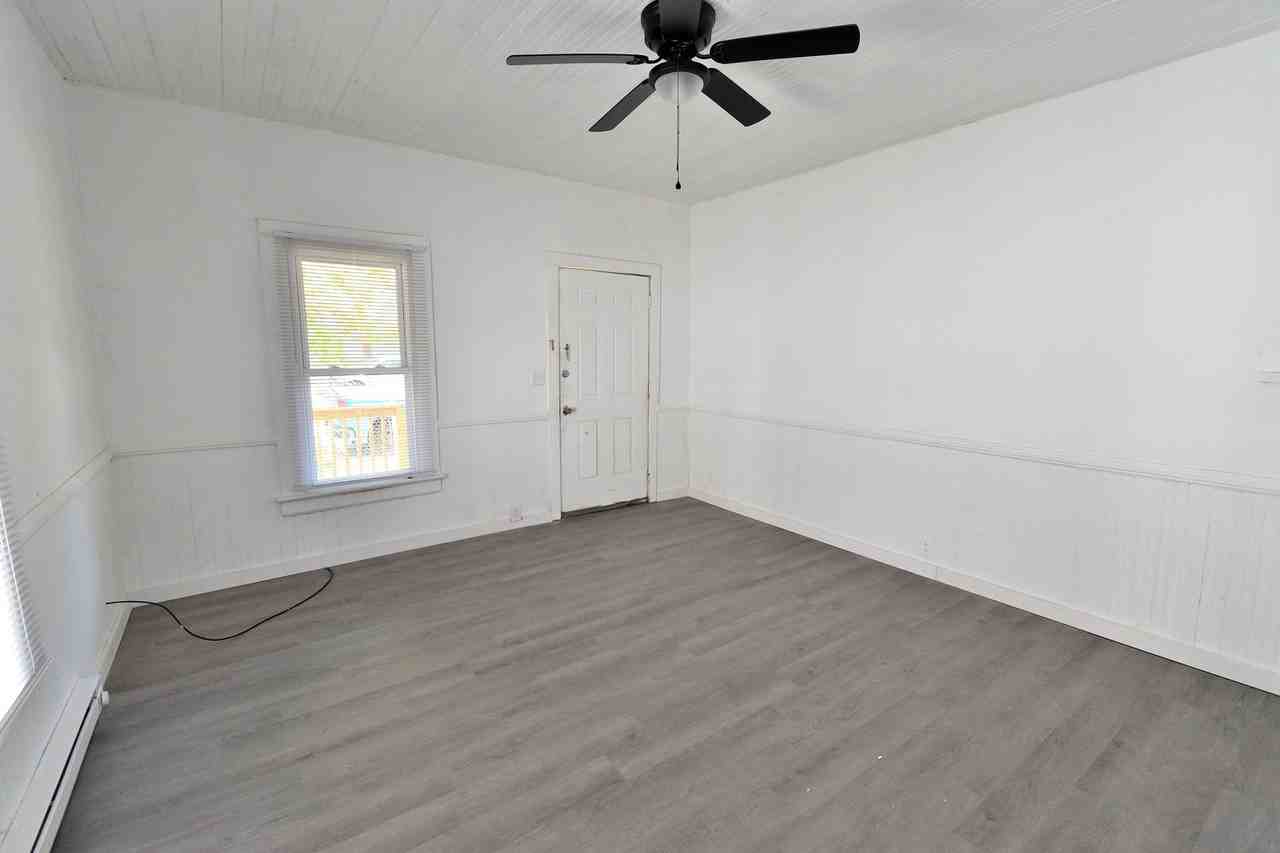 829 Gay St - Photo 3 of 8