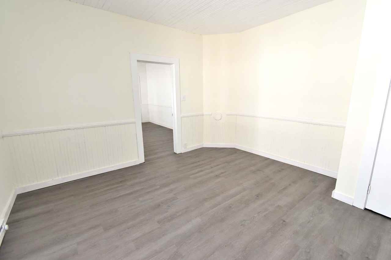 829 Gay St - Photo 5 of 8