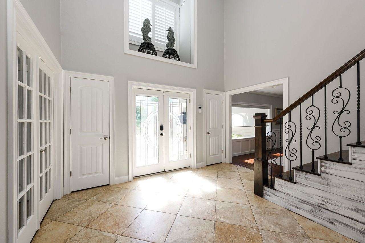1130 John Anderson Dr - Photo 2 of 40