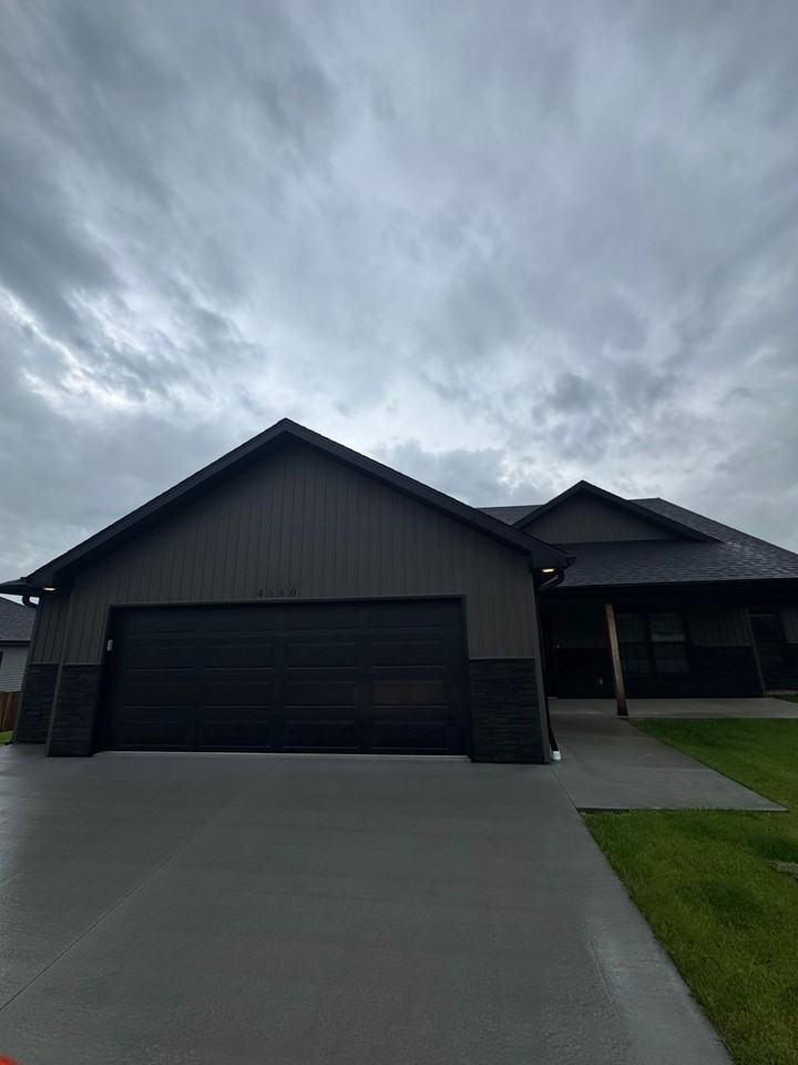 4680 Treaty Dr - Photo 2 of 25
