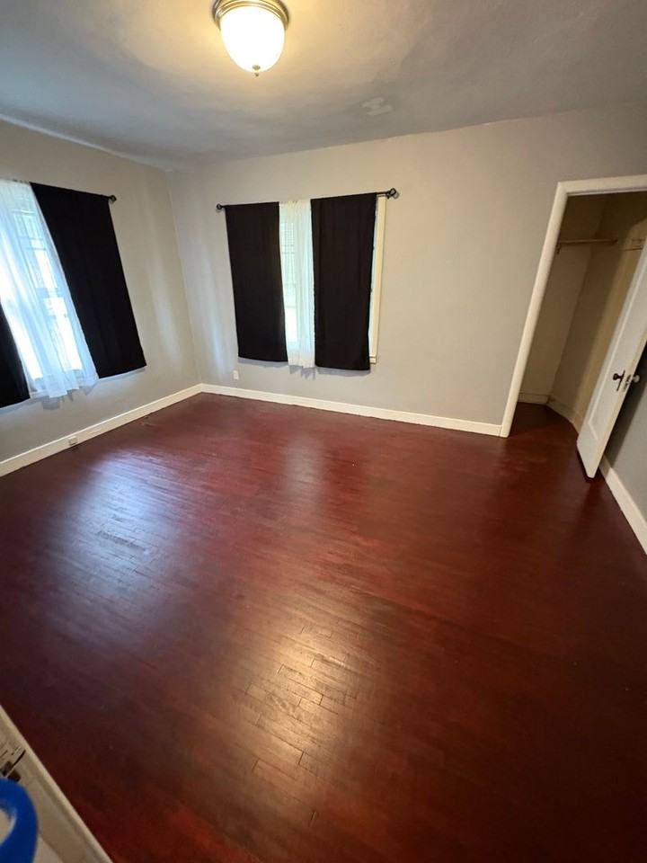 440 Cutler St - Photo 5 of 10