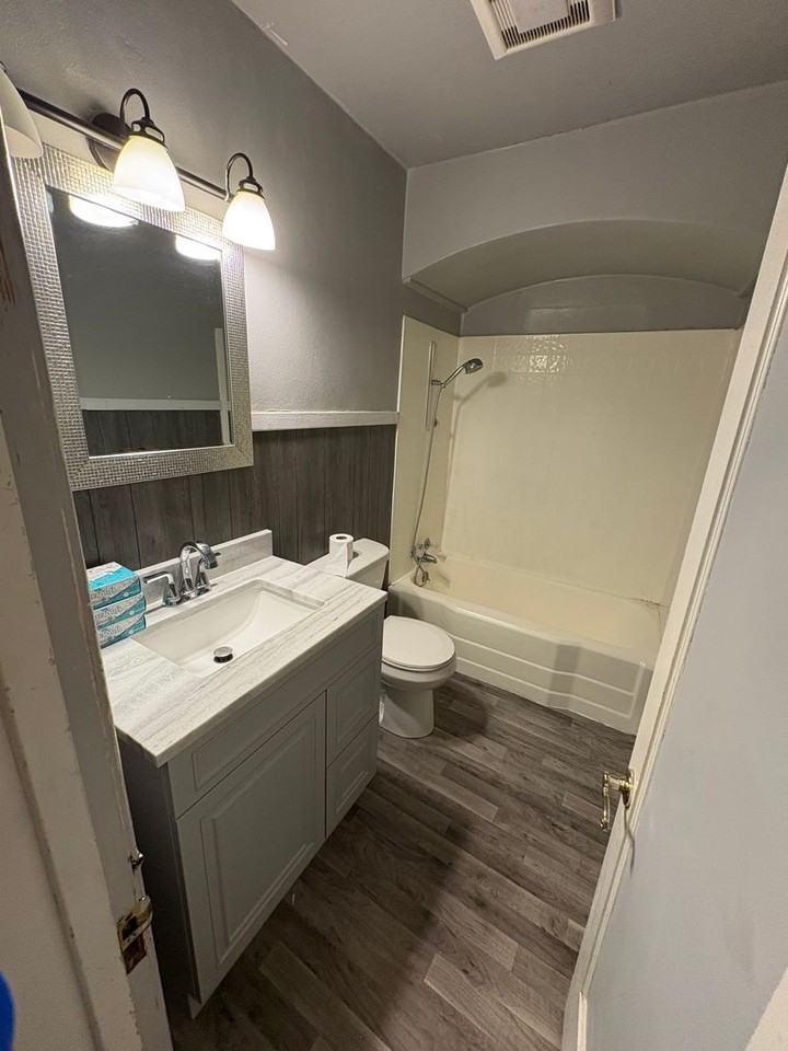 440 Cutler St - Photo 6 of 10